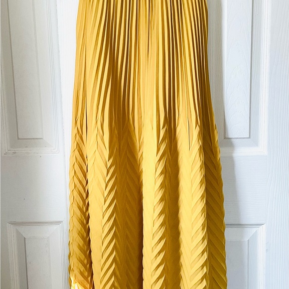 Nanette Lepore NWT Yellow  Pleated Chevron Midi Dress Size 2 - Picture 9 of 10